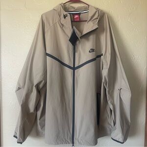 Nike Men’s Tan Hooded Windbreaker with Black Trim